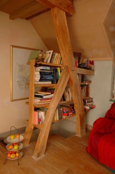 de boeken en spellenkast