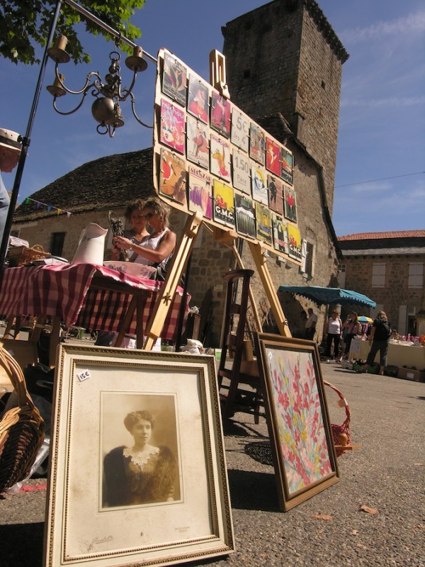 vide grenier in Teyssieu